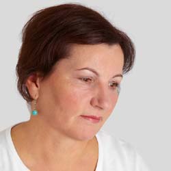 How to Treat Menopause Naturally without Estrogen Drugs?
