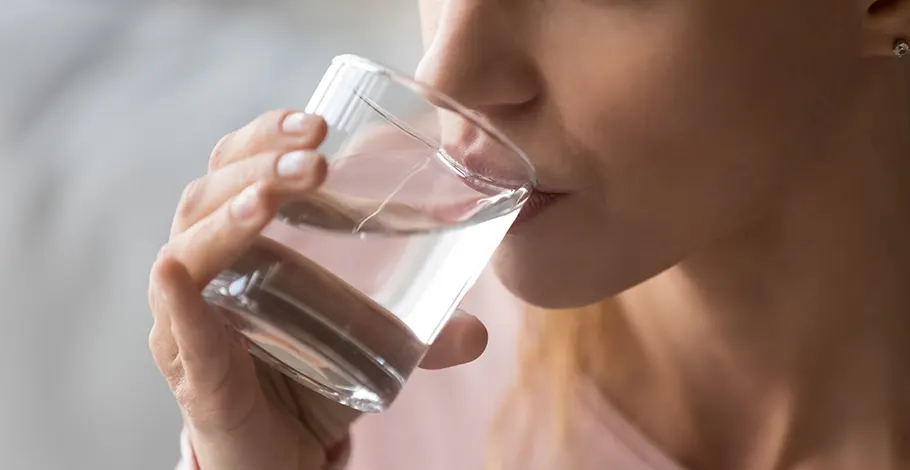 كيف سيجعلك شرب الماء قبل الوجبة أكثر لياقة؟