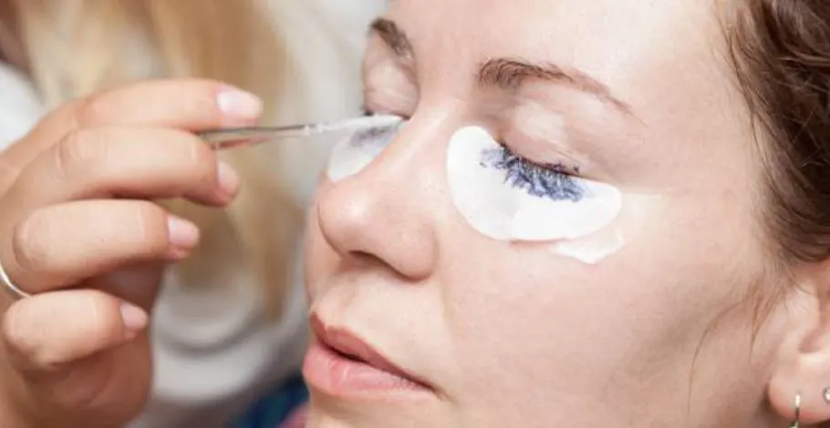 Eyelash Dye? – Is It Safe To Use? Decide for Yourself