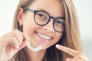 How to Keep Your Invisalign Retainer Trays Shining and Clean?