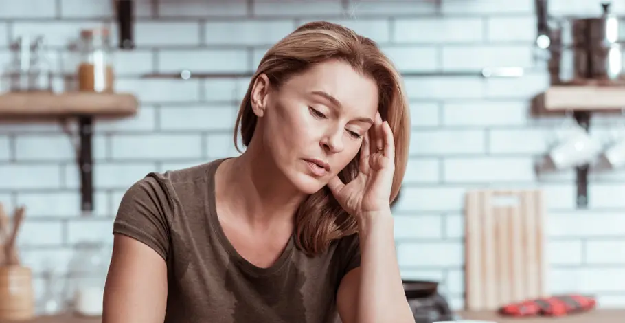 Un faible taux de magnésium peut aggraver le syndrome prémenstruel, la fatigue et les troubles du sommeil.