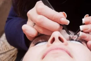 Semi-Permanent vs Permanent Eyelash Extension – Do You Know?