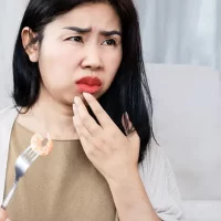 sintomas, causas e tratamentos de formigamento nos lábios