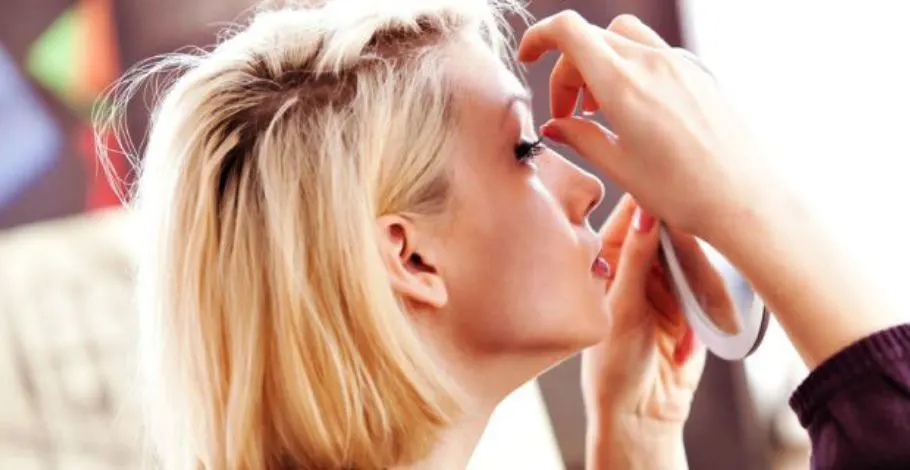 At what Age Should You Wear False Eyelashes? – Do You Know?